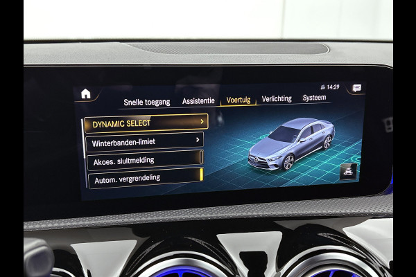Mercedes-Benz A-Klasse 180 Business Solution Luxury Ledkoplampen | Achteruitrijcamera | Sfeerverlichting | Spiegelpakket. Inclusief 24 maanden Mercedes-Benz Certified garantie voor Europa.