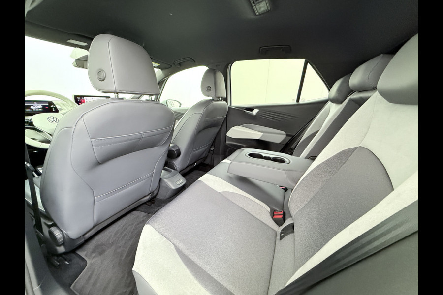 Volkswagen ID.3 First Plus 58kWh Apple Carplay Android Auto Adap.Cruise 19"lm Navi Camera Pdc Stoel+Stuurverwarming Keyless Advanced Matrix Led Led-a.licht Dynamisch Lmv Isofix DAB Privacy Glas Rijstrooksensor soh 86% 1e Eigenaar Origineel Nederlandse Auto Nieuwprijs €43.675,-