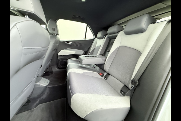 Volkswagen ID.3 First Plus 58kWh Apple Carplay Android Auto Adap.Cruise 19"lm Navi Camera Pdc Stoel+Stuurverwarming Keyless Advanced Matrix Led Led-a.licht Dynamisch Lmv Isofix DAB Privacy Glas Rijstrooksensor soh 86% 1e Eigenaar Origineel Nederlandse Auto Nieuwprijs €43.675,-