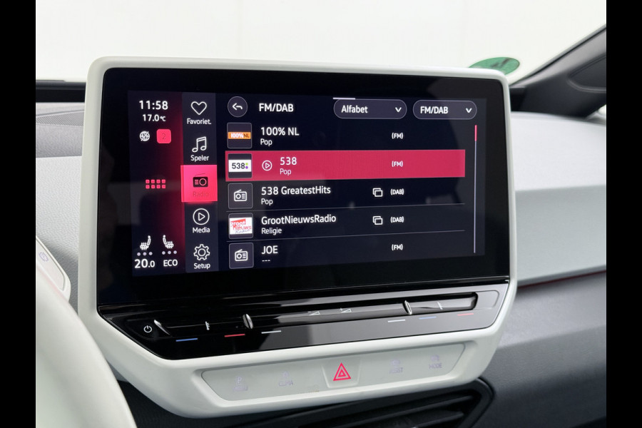 Volkswagen ID.3 First Plus 58kWh Apple Carplay Android Auto Adap.Cruise 19"lm Navi Camera Pdc Stoel+Stuurverwarming Keyless Advanced Matrix Led Led-a.licht Dynamisch Lmv Isofix DAB Privacy Glas Rijstrooksensor soh 86% 1e Eigenaar Origineel Nederlandse Auto Nieuwprijs €43.675,-