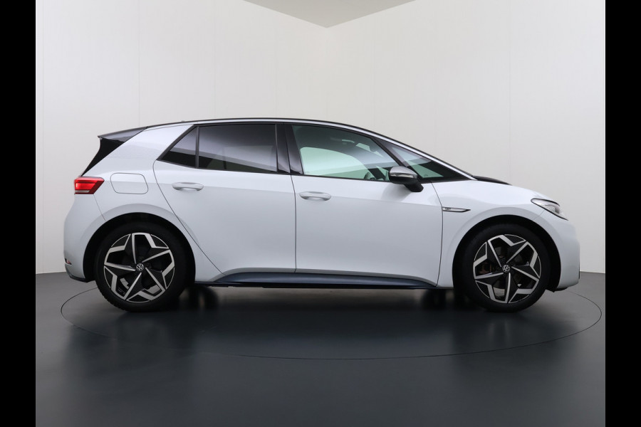 Volkswagen ID.3 First Plus 58kWh Apple Carplay Android Auto Adap.Cruise 19"lm Navi Camera Pdc Stoel+Stuurverwarming Keyless Advanced Matrix Led Led-a.licht Dynamisch Lmv Isofix DAB Privacy Glas Rijstrooksensor soh 86% 1e Eigenaar Origineel Nederlandse Auto Nieuwprijs €43.675,-