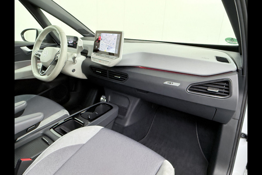 Volkswagen ID.3 First Plus 58kWh Apple Carplay Android Auto Adap.Cruise 19"lm Navi Camera Pdc Stoel+Stuurverwarming Keyless Advanced Matrix Led Led-a.licht Dynamisch Lmv Isofix DAB Privacy Glas Rijstrooksensor soh 86% 1e Eigenaar Origineel Nederlandse Auto Nieuwprijs €43.675,-