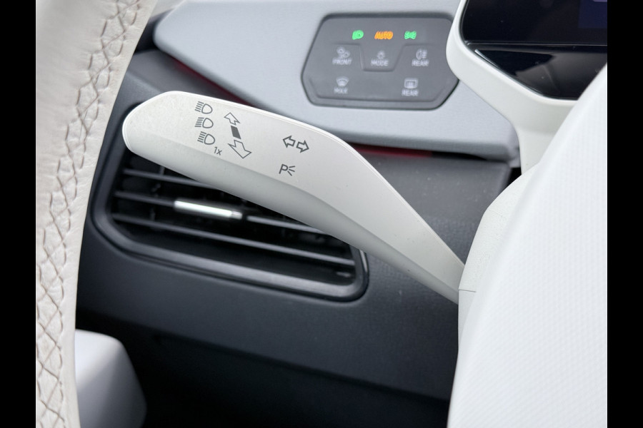 Volkswagen ID.3 First Plus 58kWh Apple Carplay Android Auto Adap.Cruise 19"lm Navi Camera Pdc Stoel+Stuurverwarming Keyless Advanced Matrix Led Led-a.licht Dynamisch Lmv Isofix DAB Privacy Glas Rijstrooksensor soh 86% 1e Eigenaar Origineel Nederlandse Auto Nieuwprijs €43.675,-