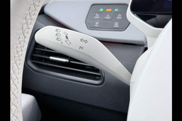 Volkswagen ID.3 First Plus 58kWh Apple Carplay Android Auto Adap.Cruise 19"lm Navi Camera Pdc Stoel+Stuurverwarming Keyless Advanced Matrix Led Led-a.licht Dynamisch Lmv Isofix DAB Privacy Glas Rijstrooksensor soh 86% 1e Eigenaar Origineel Nederlandse Auto Nieuwprijs €43.675,-