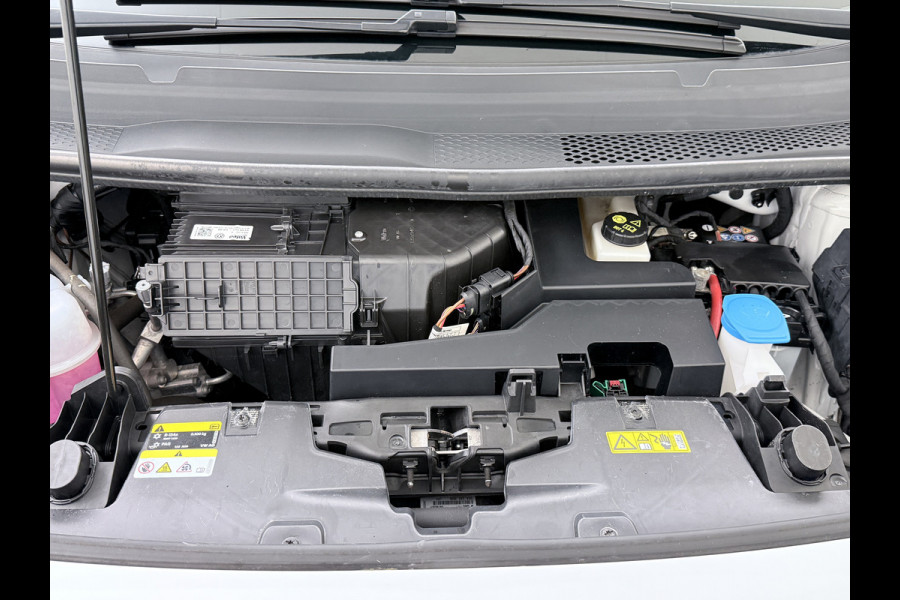 Volkswagen ID.3 First Plus 58kWh Apple Carplay Android Auto Adap.Cruise 19"lm Navi Camera Pdc Stoel+Stuurverwarming Keyless Advanced Matrix Led Led-a.licht Dynamisch Lmv Isofix DAB Privacy Glas Rijstrooksensor soh 86% 1e Eigenaar Origineel Nederlandse Auto Nieuwprijs €43.675,-