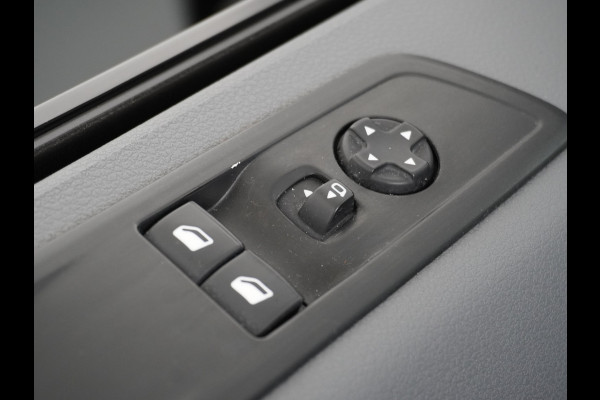 Peugeot Expert 2.0D 145pk XL L3H1 3-Persoons Navi Apple Carplay Android Auto Cruise Pdc 2X Schuifdeur Cruise DAB+ Bordherkenning WiFi Citroen Connect Regen/Lichtsensor Dodehoeksensor SpoorAssist Voorruit+Wisserverwarmd 1e Eigenaar Euro 6 370Nm koppel