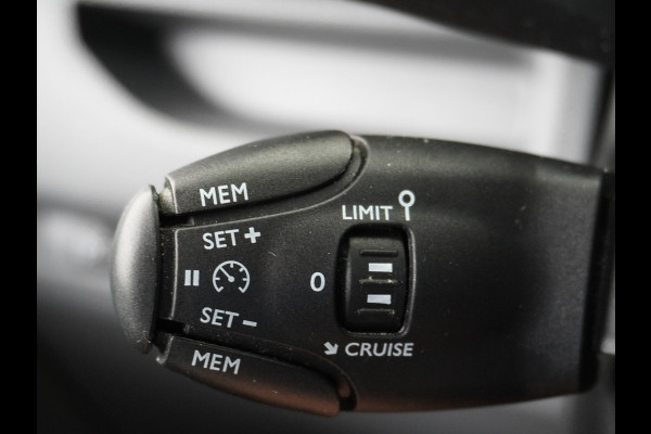 Peugeot Expert 2.0D 145pk XL L3H1 3-Persoons Navi Apple Carplay Android Auto Cruise Pdc 2X Schuifdeur Cruise DAB+ Bordherkenning WiFi Citroen Connect Regen/Lichtsensor Dodehoeksensor SpoorAssist Voorruit+Wisserverwarmd 1e Eigenaar Euro 6 370Nm koppel