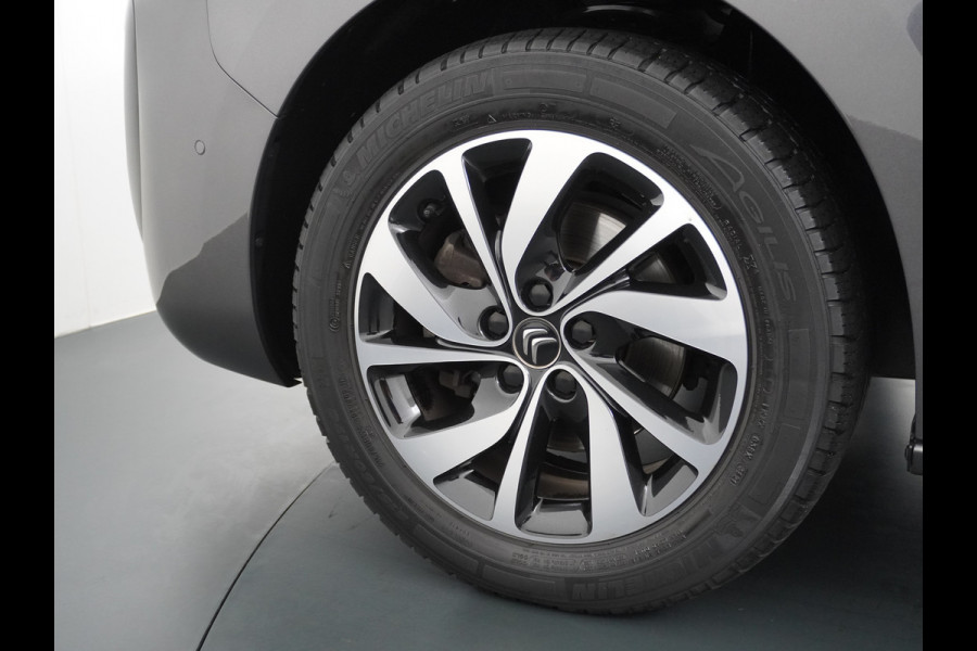 Citroën Jumpy 2.0D 145pk XL L3H1 3-Persoons Navi Apple Carplay Android Auto Cruise Pdc 2X Schuifdeur Cruise DAB+ Bordherkenning WiFi Citroen Connect Regen/Lichtsensor Dodehoeksensor SpoorAssist Voorruit+Wisserverwarmd 1e Eigenaar Euro 6 370Nm koppel