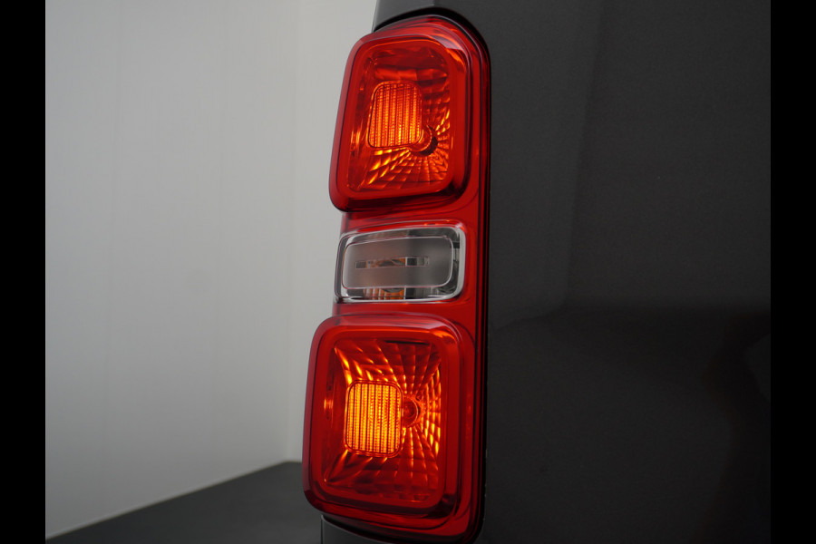 Opel Vivaro 2.0D 145pk XL L3H1 3-Persoons Navi Apple Carplay Android Auto Cruise Pdc 2X Schuifdeur Cruise DAB+ Bordherkenning WiFi Citroen Connect Regen/Lichtsensor Dodehoeksensor SpoorAssist Voorruit+Wisserverwarmd 1e Eigenaar Euro 6 370Nm koppel