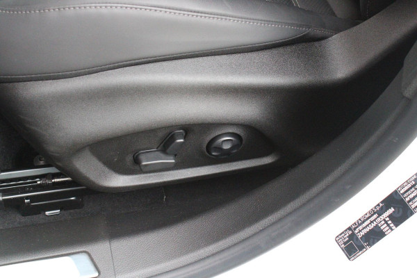 Alfa Romeo Tonale 1.5T 160PK Hybrid VELOCE | PANORAMISCH SCHUIF/KANTEL DAK | PREMIUM PACK: LEDEREN BEKLEDING/GEVENTILEERDE VOORSTOELEN/4-VOUDIG ELEKTRISCH VERSTELBARE LENDESTEUN VOORSTOELEN/HOOGGLANS ZWARTE RAAMOMLIJSTING/AMBIENT LIGHTING | TECHNOLOGY PACK: PARKEERWAARSCHUWING VOOR EN ACHTER/360° CAMERA/AUTOMATISCH INPARKEREN/ AUTONOMOUS DRIVING LEVEL 2: ADAPTIVE CRUISE CONTROL/LANE CENTERING ASSIST/TRAFFIC JAM ASSIST DODEHOEK DETECTIE AUTOMATISCH DIMMENDE BUITENSPIEGELS ELEKTRISCH BEDIENBARE ACHTERKLEP | WINTERPACK: STOELVERWARMING VOOR/STUURVERWARMING/VERWARMBARE RUITENSPROEIERS | HAR