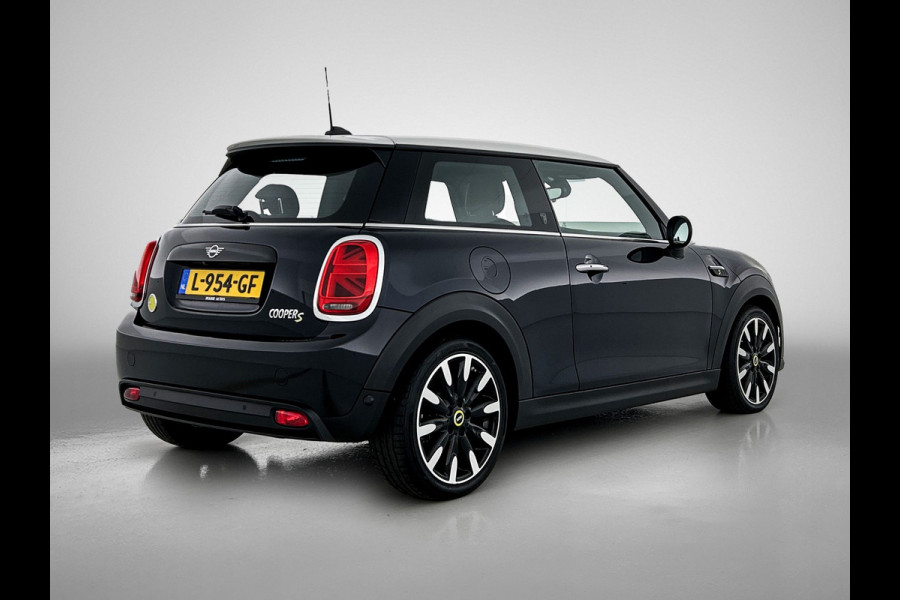 MINI Mini Electric S MINI Yours 135KW / 33 kWh Comfort plus / Driving Ass. / Leder / Navigatie / Pdc+Camera / Harman Kardon / 100% Elektrisch, 100% Stijlvol / Apk 05-2027