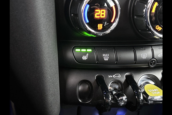 MINI Mini Electric S MINI Yours 135KW / 33 kWh Comfort plus / Driving Ass. / Leder / Navigatie / Pdc+Camera / Harman Kardon / 100% Elektrisch, 100% Stijlvol / Apk 05-2027