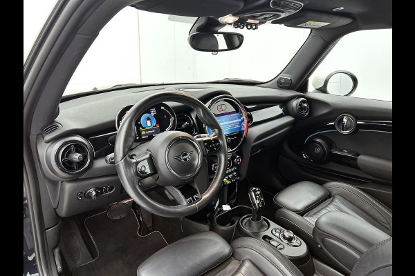 MINI Mini Electric S MINI Yours 135KW / 33 kWh Comfort plus / Driving Ass. / Leder / Navigatie / Pdc+Camera / Harman Kardon / 100% Elektrisch, 100% Stijlvol / Apk 05-2027
