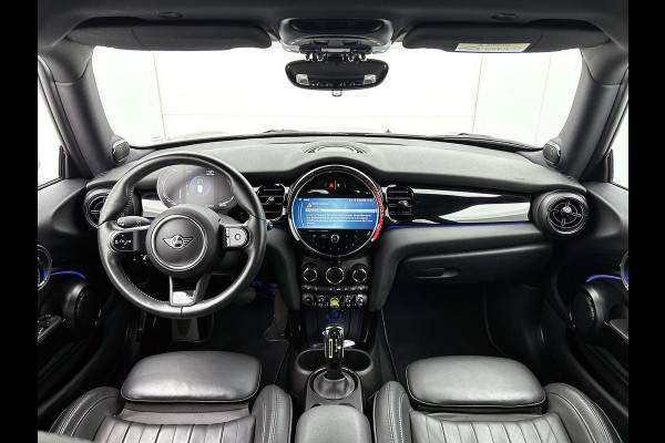 MINI Mini Electric S MINI Yours 135KW / 33 kWh Comfort plus / Driving Ass. / Leder / Navigatie / Pdc+Camera / Harman Kardon / 100% Elektrisch, 100% Stijlvol / Apk 05-2027