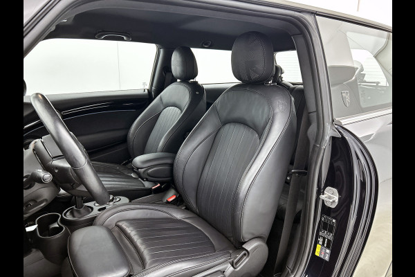 MINI Mini Electric S MINI Yours 135KW / 33 kWh Comfort plus / Driving Ass. / Leder / Navigatie / Pdc+Camera / Harman Kardon / 100% Elektrisch, 100% Stijlvol / Apk 05-2027