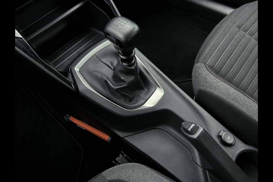 Peugeot 208 1.5 HDi 103PK Blue Active 5Drs. Airco / Navigatie / Lm.velgen / Pdc.A / Distributie vv bij 172Dkm / Apk 11-2026