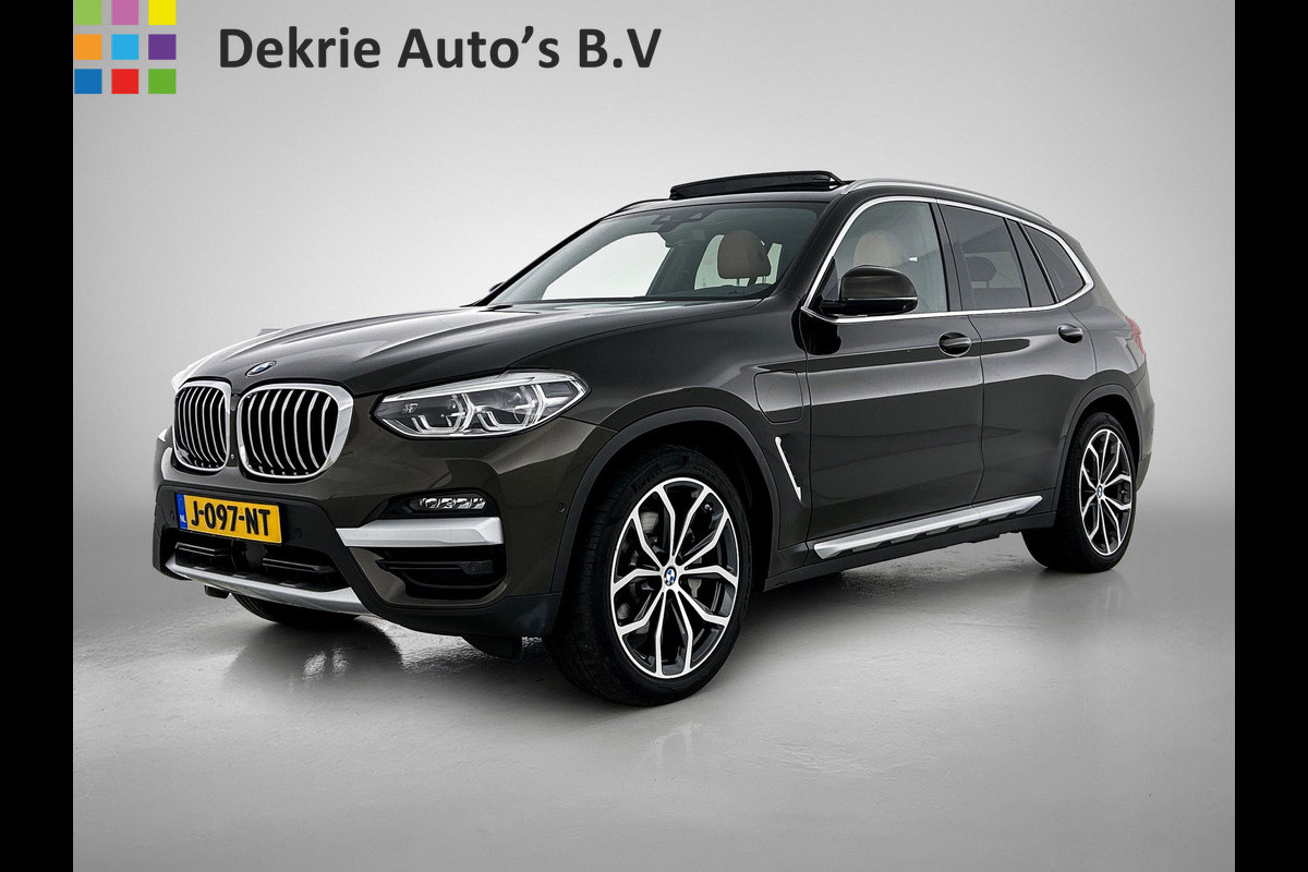 BMW X3 xDrive30e eDrive Edition Panoramadak / Trekhaak / Leder-Sport / Pdc+Camera / Stoel-Stuurverwarming / Harman Kardon / NL auto / Apk 09-2026