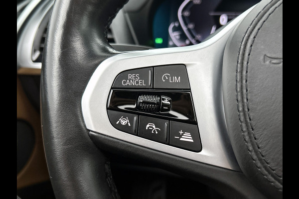 BMW X3 xDrive30e eDrive Edition Panoramadak / Trekhaak / Leder-Sport / Pdc+Camera / Stoel-Stuurverwarming / Harman Kardon / NL auto / Apk 09-2026