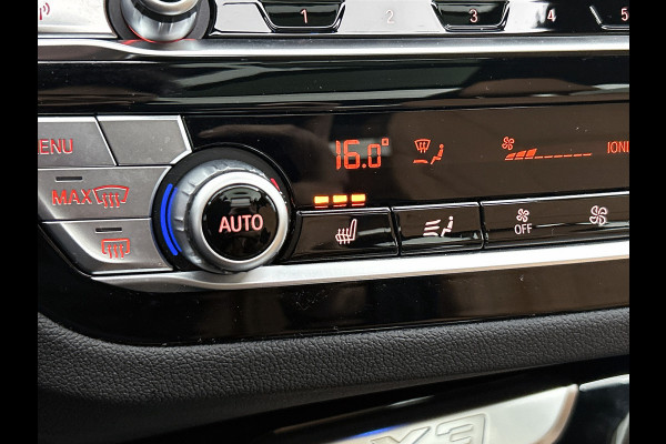 BMW X3 xDrive30e eDrive Edition Panoramadak / Trekhaak / Leder-Sport / Pdc+Camera / Stoel-Stuurverwarming / Harman Kardon / NL auto / Apk 09-2026