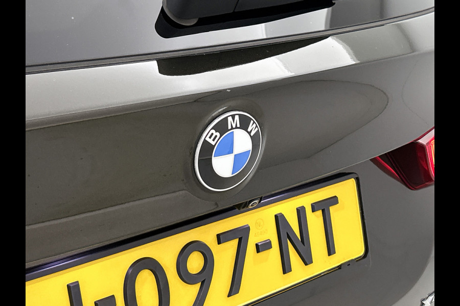 BMW X3 xDrive30e eDrive Edition Panoramadak / Trekhaak / Leder-Sport / Pdc+Camera / Stoel-Stuurverwarming / Harman Kardon / NL auto / Apk 09-2026