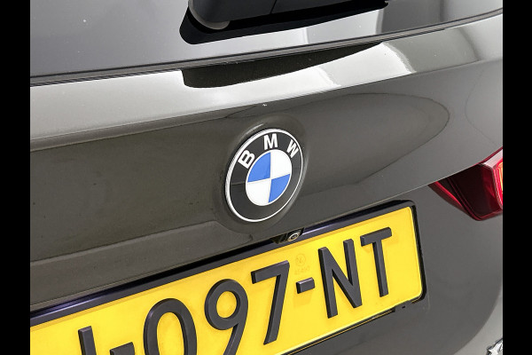 BMW X3 xDrive30e eDrive Edition Panoramadak / Trekhaak / Leder-Sport / Pdc+Camera / Stoel-Stuurverwarming / Harman Kardon / NL auto / Apk 09-2026