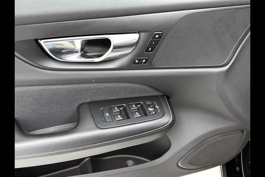 Volvo V60 2.0 T8 Hybride SOH 94% AWD R-Design / Panoramadak / Leder / Navigatie / Adap. Cruise / Pdc.V+A / Stuur- Stoelverwarming / Apk nieuw