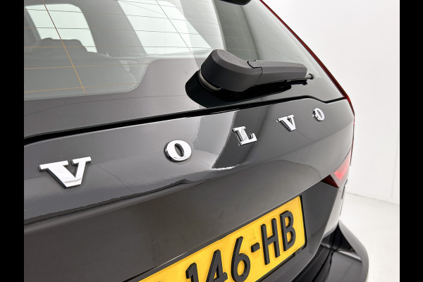 Volvo V60 2.0 T8 Hybride SOH 94% AWD R-Design / Panoramadak / Leder / Navigatie / Adap. Cruise / Pdc.V+A / Stuur- Stoelverwarming / Apk nieuw