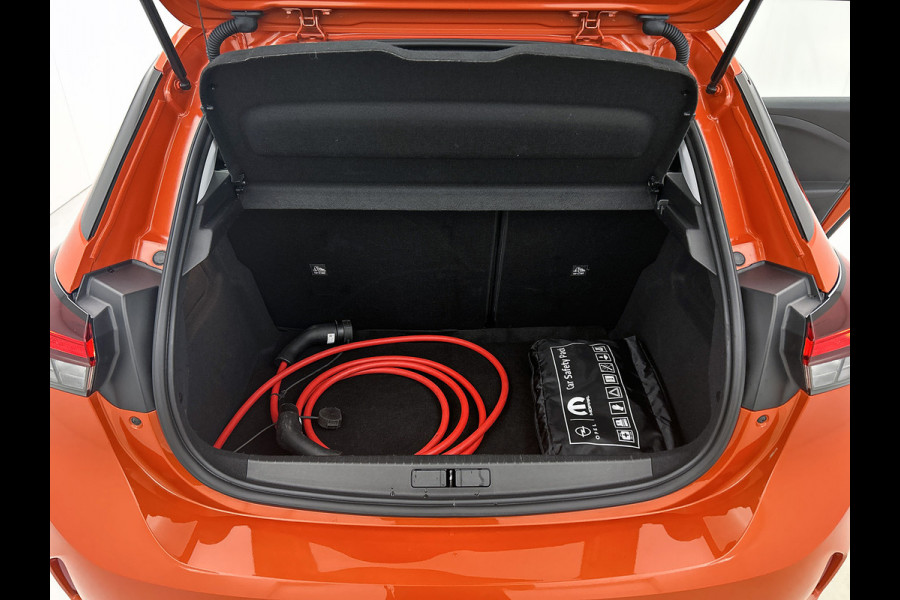 Opel CORSA-E Level 3 Edition 100KW / 50 kWh SOH 97% / Airco-Ecc. / Cruise-ctr. / Navigatie via Usb / 100% Elektrisch, 100% Stijlvol  / Apk 09-2027