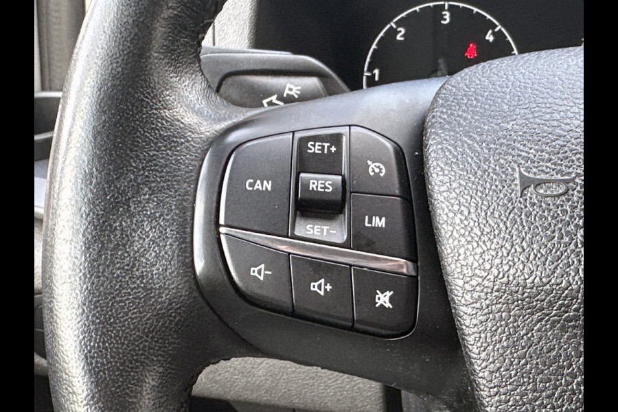 Ford Transit Custom 340 2.0 TDCI Euro6 131PK H2 Trend 3Pers  *ideaal voor Camper* / Navigatie / Pdc./ Airco / Driver assist / Stoelverwarming  / Apk nieuw