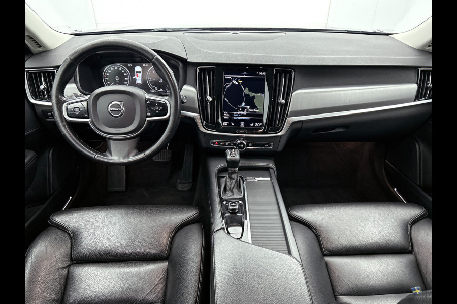 Volvo V90 D4 190PK Automaat Momentum / Navigatie / Adap-cruise / park-assist / Memory sportseats / leder int. / Trekhaak / 18" Lmv / Apk 04-2026