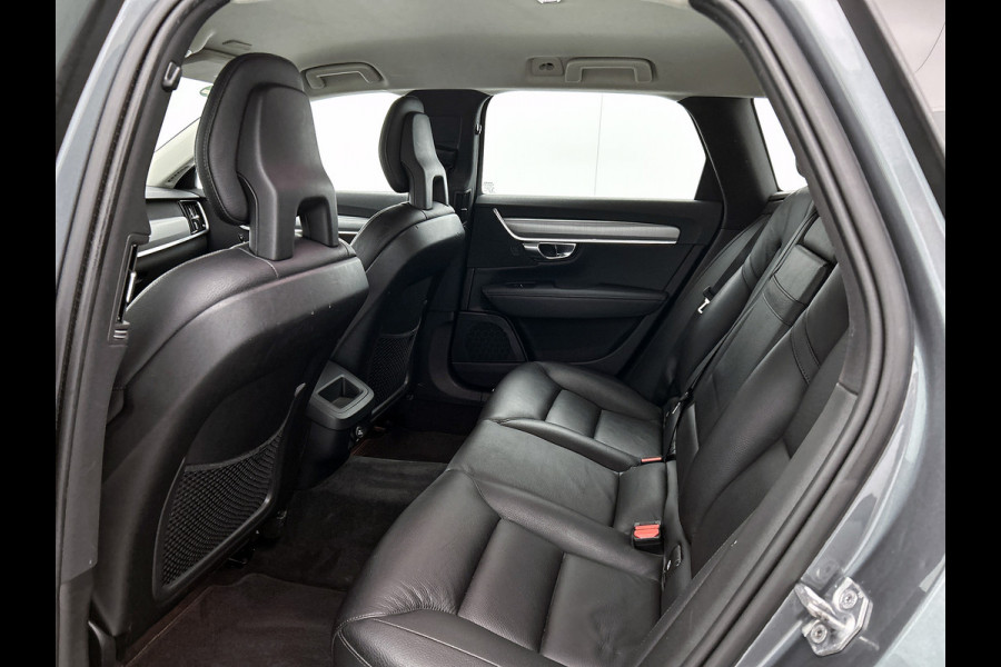 Volvo V90 D4 190PK Automaat Momentum / Navigatie / Adap-cruise / park-assist / Memory sportseats / leder int. / Trekhaak / 18" Lmv / Apk 04-2026