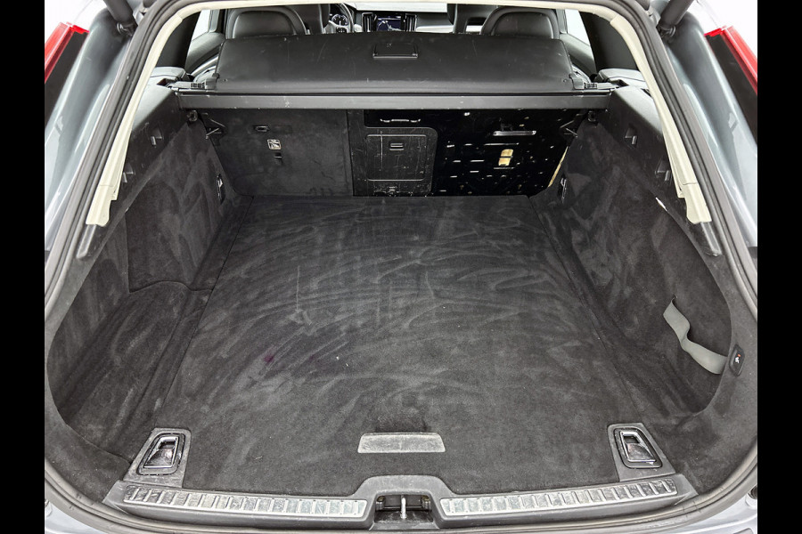Volvo V90 D4 190PK Automaat Momentum / Navigatie / Adap-cruise / park-assist / Memory sportseats / leder int. / Trekhaak / 18" Lmv / Apk 04-2026