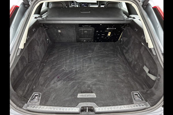 Volvo V90 D4 190PK Automaat Momentum / Navigatie / Adap-cruise / park-assist / Memory sportseats / leder int. / Trekhaak / 18" Lmv / Apk 04-2026