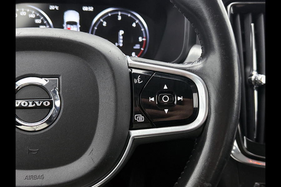 Volvo V90 D4 190PK Automaat Momentum / Navigatie / Adap-cruise / park-assist / Memory sportseats / leder int. / Trekhaak / 18" Lmv / Apk 04-2026