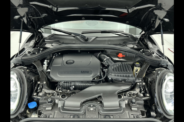 MINI Clubman 1.5 136Pk Automaat Cooper Edition / Panoramadak / Airco-ecc./ Navigatie / Leder / Xenon / Apk 08-2026