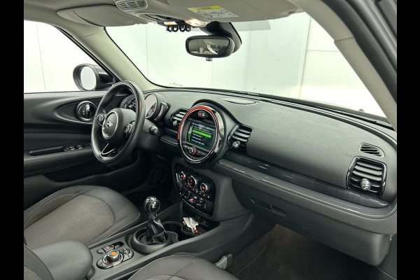 MINI Clubman 2.0D 150PK Cooper Business Edition / Airco-ecc./ Stoelverwarming / Navigatie / Trekhaak / Dab / Pdc. A / Radio multimedia / Apk 04-2026