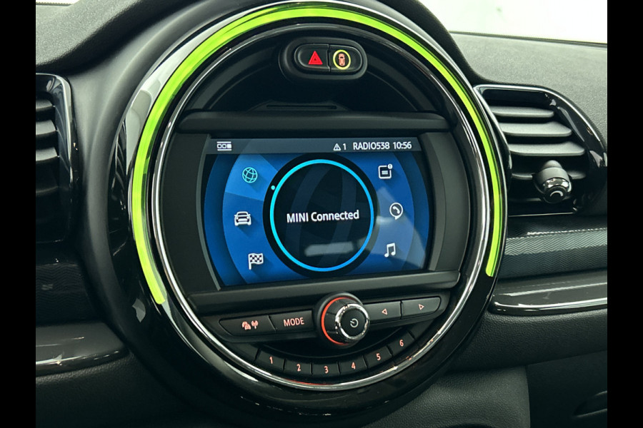 MINI Clubman 2.0D 150PK Cooper Business Edition / Airco-ecc./ Stoelverwarming / Navigatie / Trekhaak / Dab / Pdc. A / Radio multimedia / Apk 04-2026