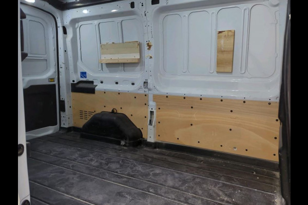 Ford Transit 310 2.0 TDCI Euro6 L2H2 / 3Pers. / *Ideaal voor Camper* / Imperial & Ladder / Airco / Trekhaak / Pdc.V+A / Navigatie / Distr.vv.bij 60.400 km / Apk 04-2026