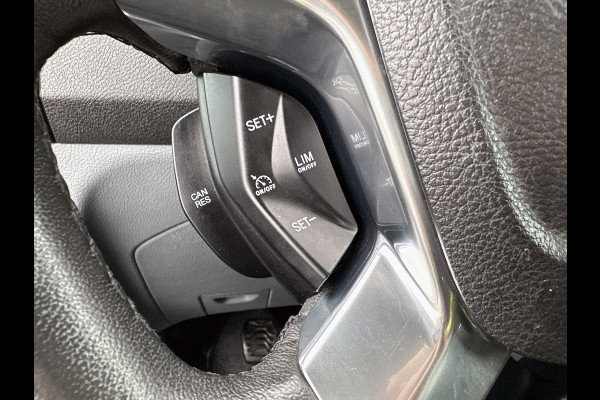 Ford Transit 310 2.0 TDCI Euro6 L2H2 / 3Pers. / *Ideaal voor Camper* / Imperial & Ladder / Airco / Trekhaak / Pdc.V+A / Navigatie / Distr.vv.bij 60.400 km / Apk 04-2026