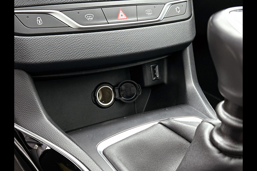 Peugeot 308 SW 1.5 HDi 131PK GT-Line / Drivers Sport Pack / Trekhaak / 1/2 Leder / Panoramadak / Pdc.V+A / Xenon / Navigatie / / Apk 11-2026