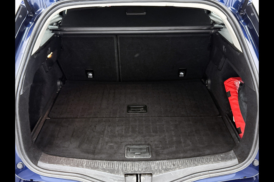 Renault MEGANE Estate 1.5 DCi Automaat Zen / Distributie vv bij 123Dkm / Cruise / Navi / LED / Carplay / Parkeer sensoren / Apk 06-2026