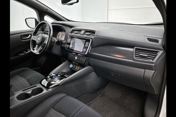 Nissan Leaf Electric+ 160kW / 62kWh +/- 385KM / 100% Elektrisch, 100% Stijlvol  / Pdc.+Camera /Navigatie / Airco-ecc./ Stoelverwarming  / / Apk 09-2026