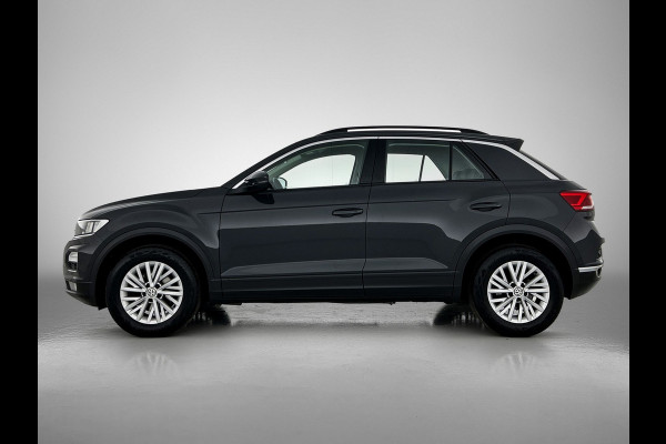 Volkswagen T-Roc 1.0 TSI Style / Navi / Adap-cruise / Trekhaak / Roofrail / Lmv 16" / Multimedia / Apk 02-2026