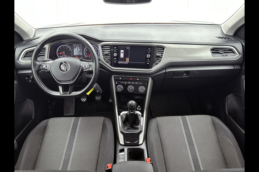 Volkswagen T-Roc 1.0 TSI Style / Navi / Adap-cruise / Trekhaak / Roofrail / Lmv 16" / Multimedia / Apk 02-2026