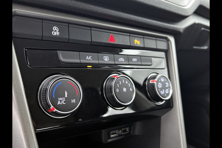 Volkswagen T-Roc 1.0 TSI Style / Navi / Adap-cruise / Trekhaak / Roofrail / Lmv 16" / Multimedia / Apk 02-2026