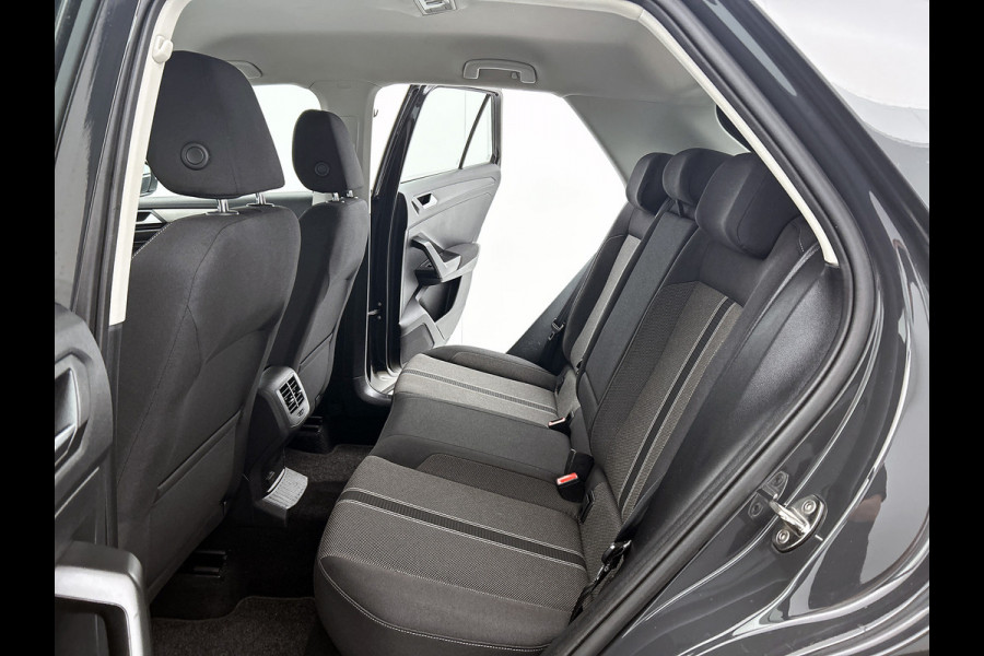 Volkswagen T-Roc 1.0 TSI Style / Navi / Adap-cruise / Trekhaak / Roofrail / Lmv 16" / Multimedia / Apk 02-2026
