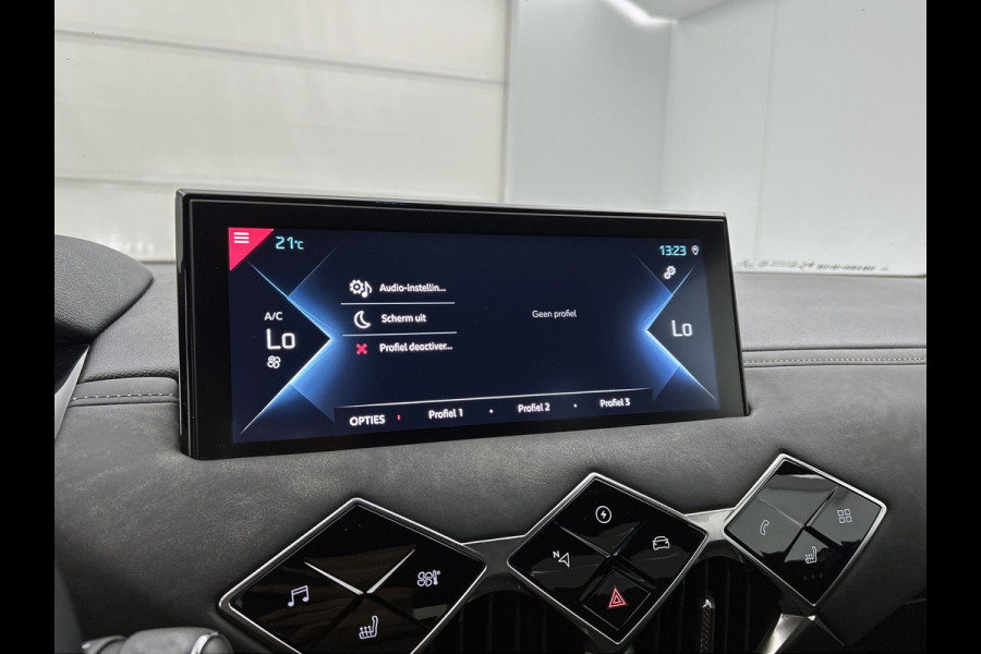 DS DS 3 Crossback E-Tense Executive 50 kWh / 100% Elektrisch / 100% Stijlvol / Cruise ctr. / Lm velg. / Airco-ecc./ Navigatie / DAB / Privacy Glass / Achteruitrijcamera met 180° Vision + parkeersensoren vóór en achter / / Apk 05-2027