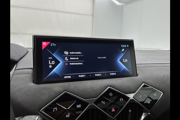 DS DS 3 Crossback E-Tense Executive 50 kWh / 100% Elektrisch / 100% Stijlvol / Cruise ctr. / Lm velg. / Airco-ecc./ Navigatie / DAB / Privacy Glass / Achteruitrijcamera met 180° Vision + parkeersensoren vóór en achter / / Apk 05-2027