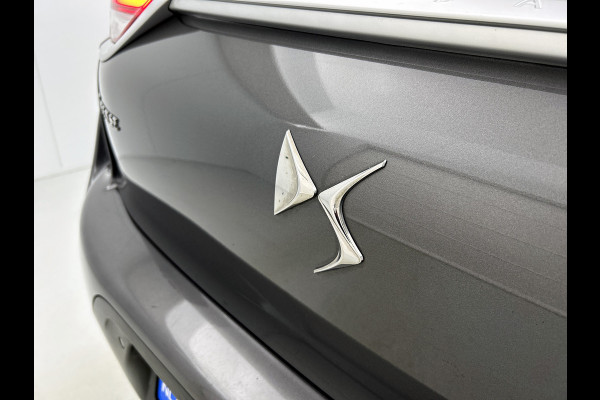 DS DS 3 Crossback E-Tense Executive 50 kWh / 100% Elektrisch / 100% Stijlvol / Cruise ctr. / Lm velg. / Airco-ecc./ Navigatie / DAB / Privacy Glass / Achteruitrijcamera met 180° Vision + parkeersensoren vóór en achter / / Apk 05-2027