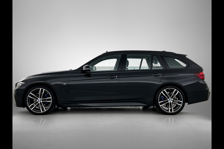BMW 3 Serie Touring 318i M Sport Automaat Corporate / Panoramadak / Leder-sport / Camera / Navigatie / M-Sport plus - Parking - Media Pack / Apk nieuw